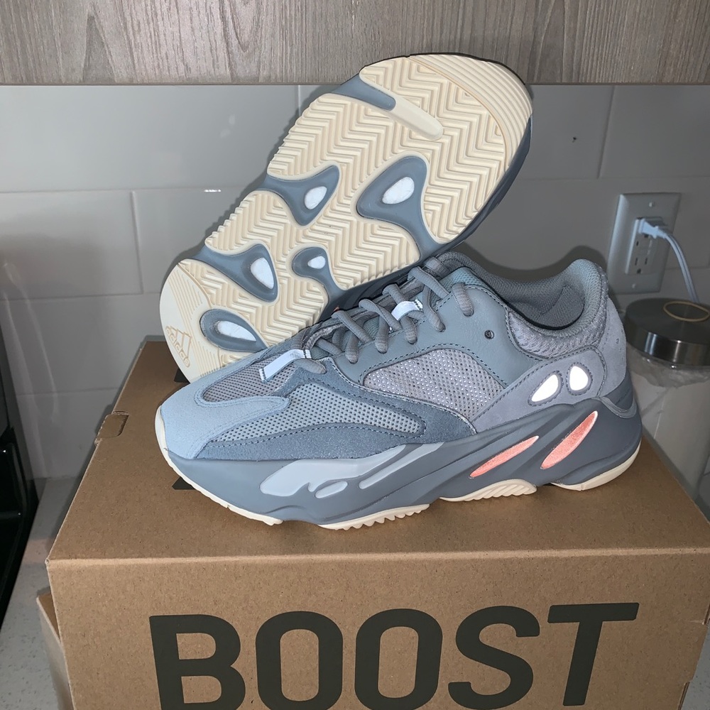 Yeezy Boosts, Inertia 700s size 6.5 men;7.5 women